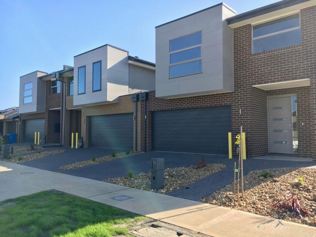 15 Dalziell Cres, Cranbourne North, VIC 3977