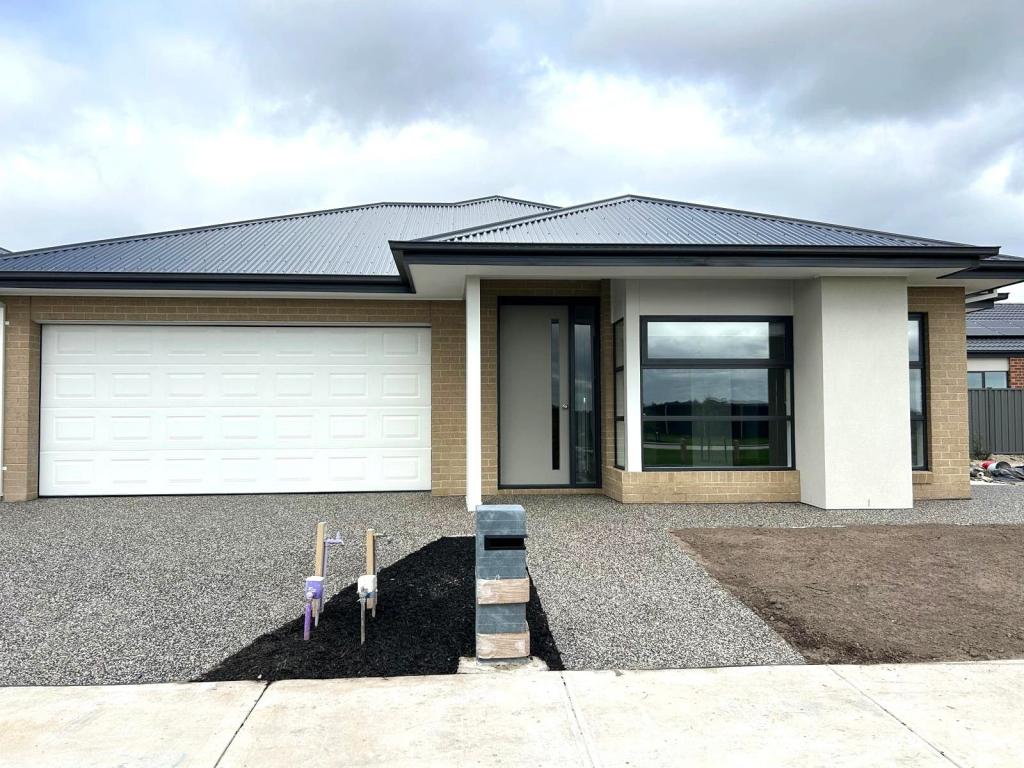 4 Eildon Ave, Clyde, VIC 3978