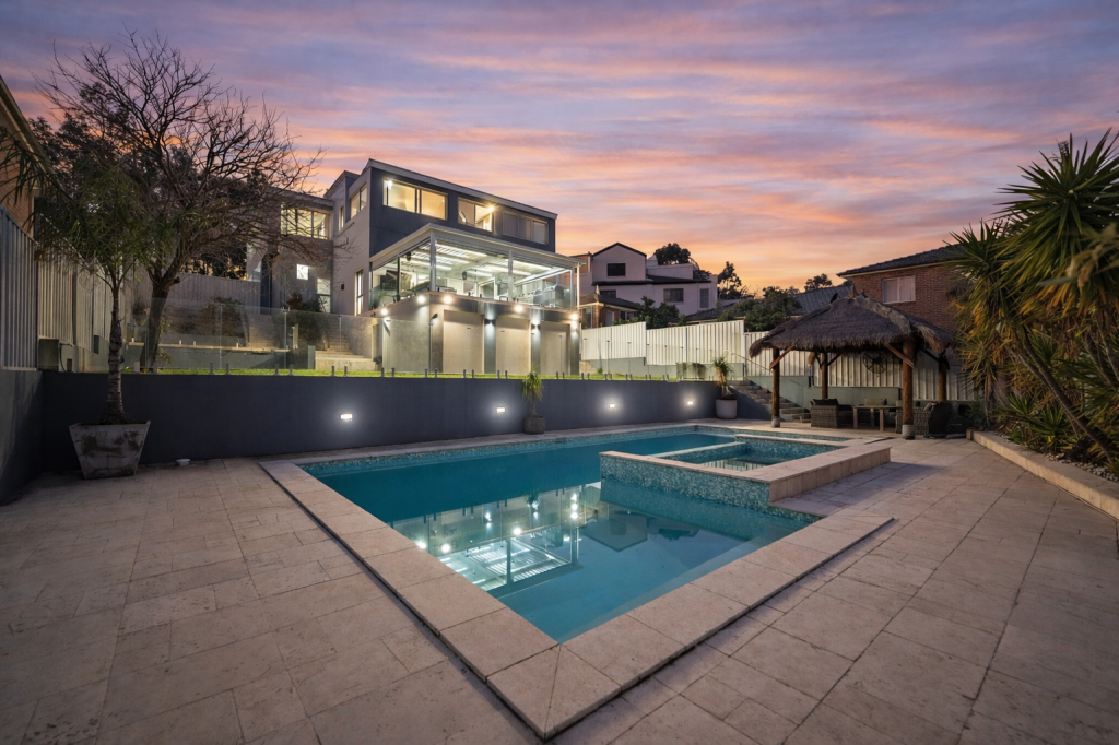 7 Russell Cl, Green Valley, NSW 2168