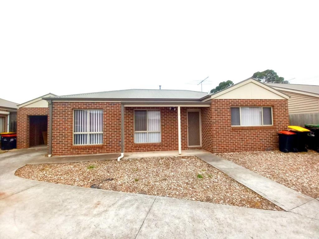 2/23 Staughton St, Melton South, VIC 3338