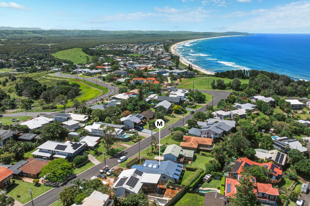 16 SURVEY ST, LENNOX HEAD, NSW 2478