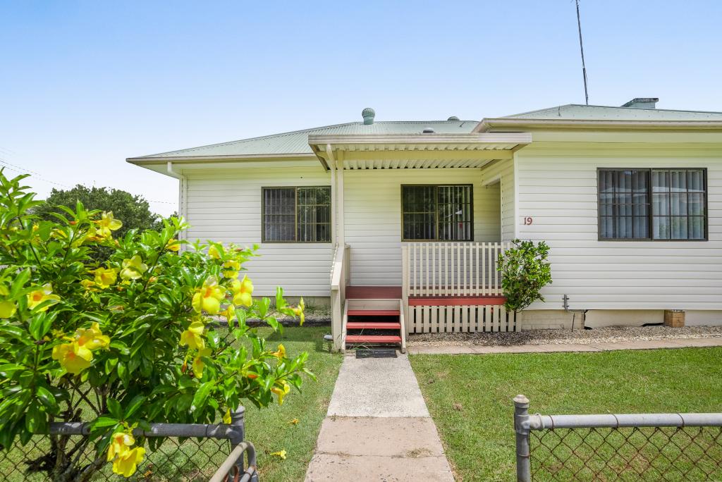 19 GARDNER AVE, LISMORE, NSW 2480