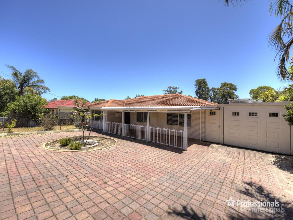 8 Calvert Way, Girrawheen, WA 6064