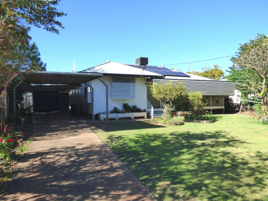 8 Marie St, St George, QLD 4487