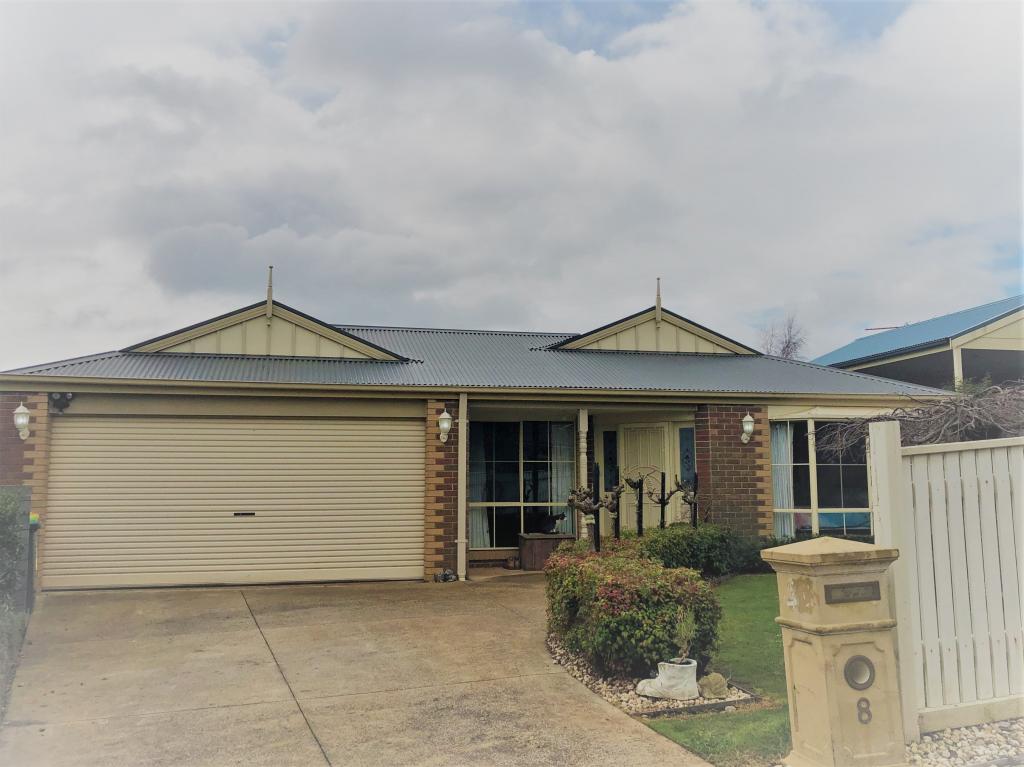 8 CAMERON CT, DROUIN, VIC 3818