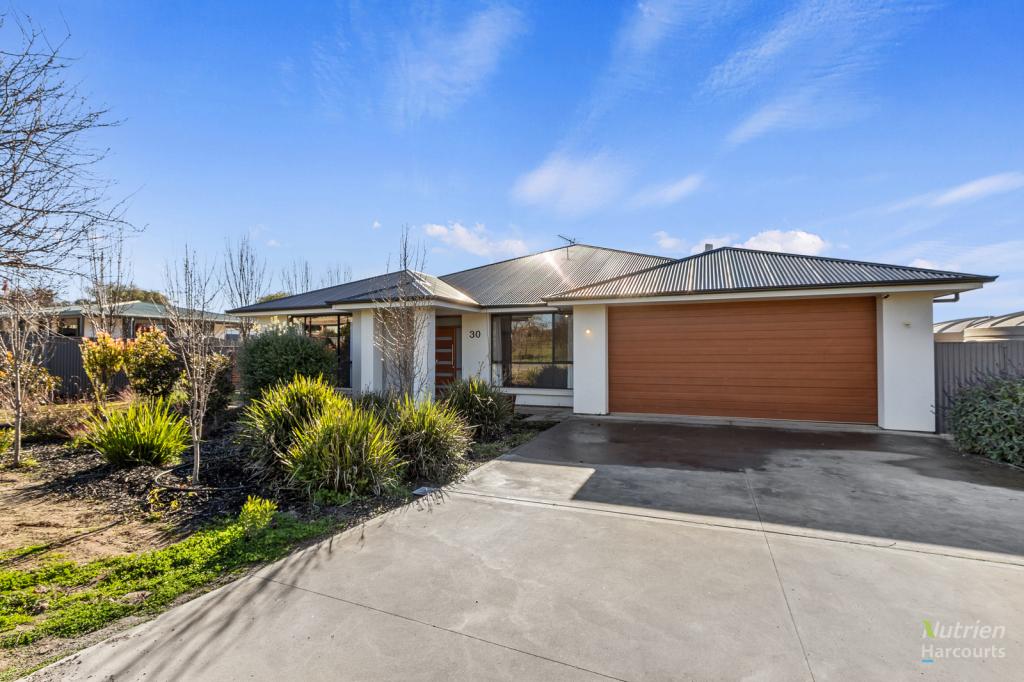 30 Henry St, Auburn, SA 5451