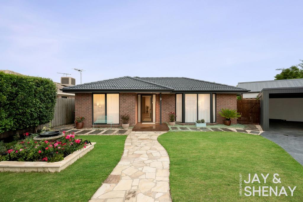 3 IRVINE CL, ENDEAVOUR HILLS, VIC 3802