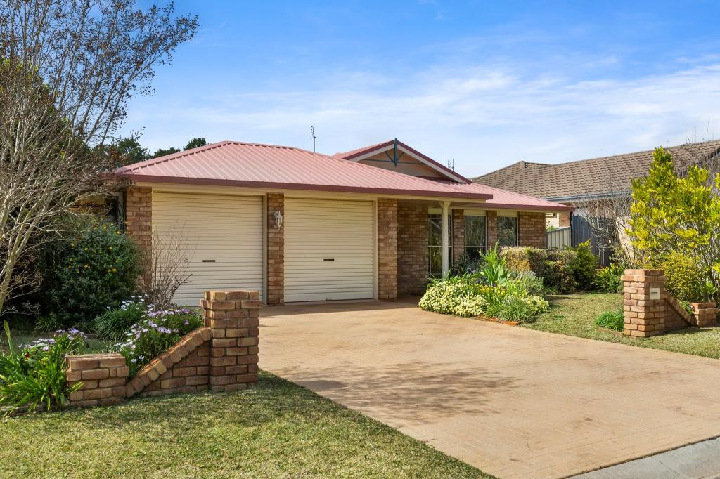 2 GRANT CL, MIDDLE RIDGE, QLD 4350