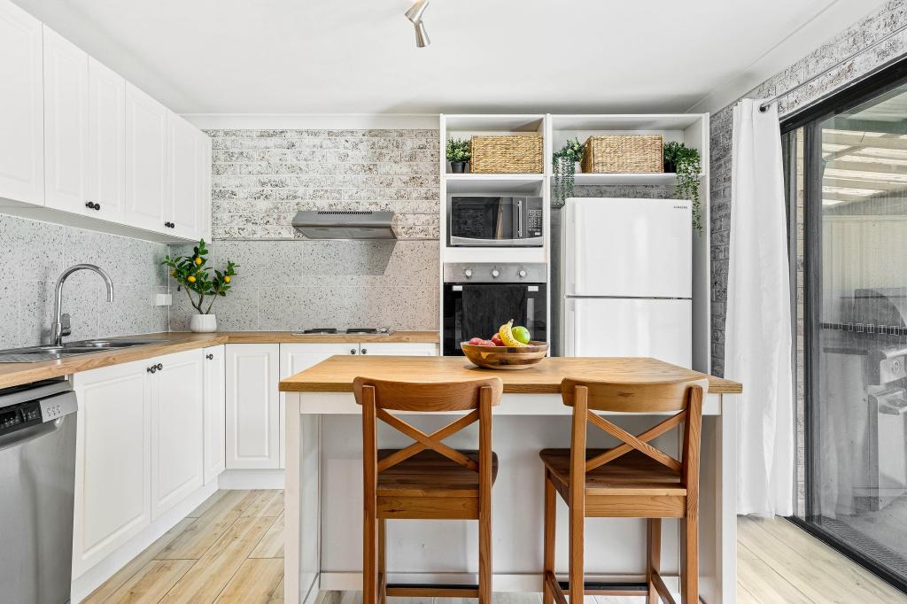 2/24 Books Cres, Mcgraths Hill, NSW 2756