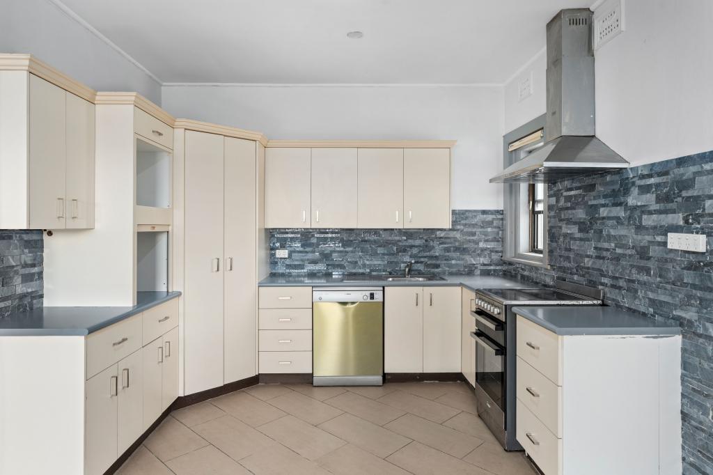 176 Parkes St, Helensburgh, NSW 2508