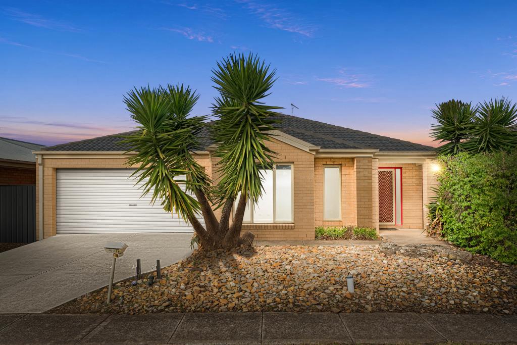 16 Cardinia Gr, Manor Lakes, VIC 3024