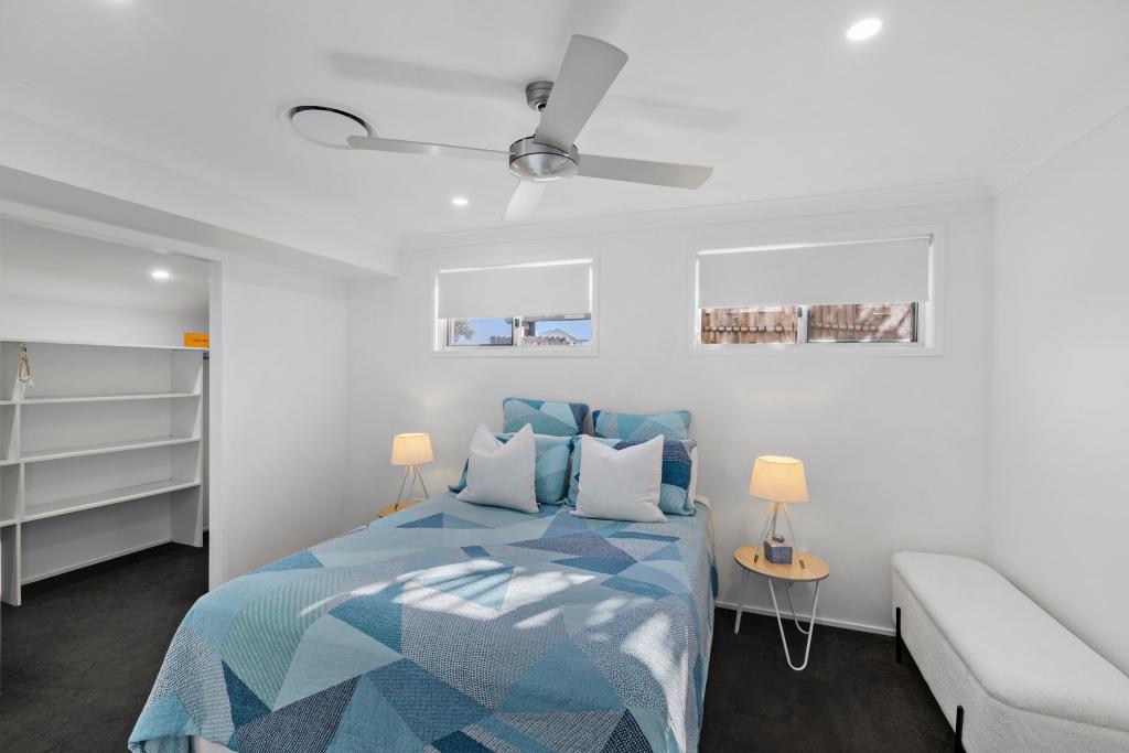 2/49 Saleng Cres, Warana, QLD 4575