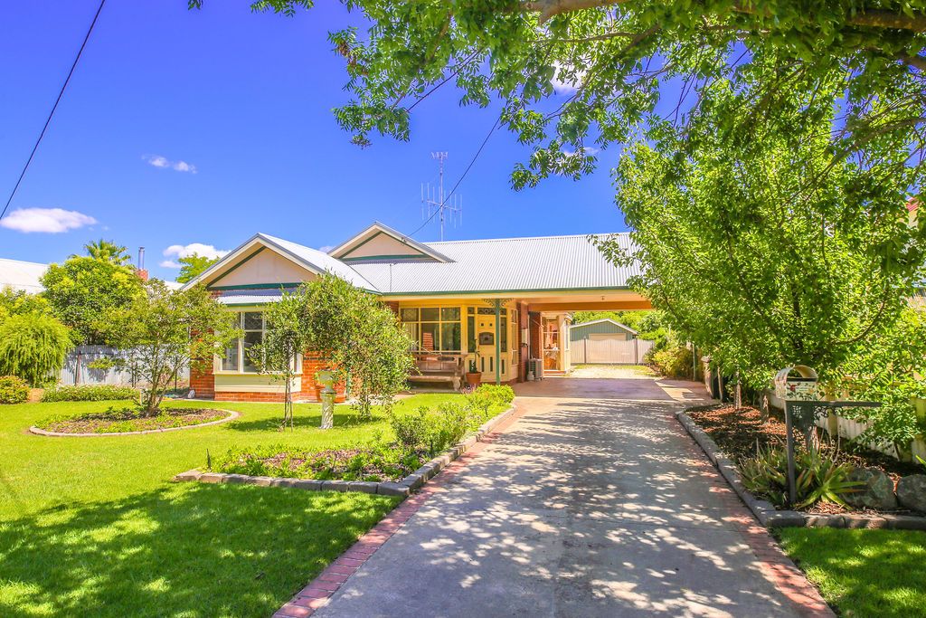 101 Charley St, Deniliquin, NSW 2710