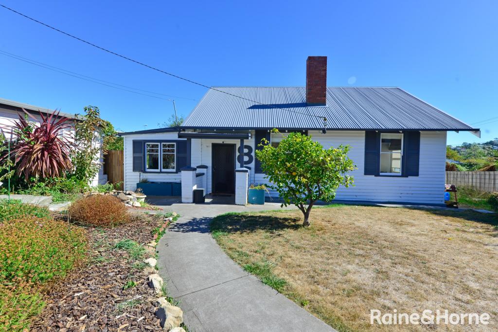 8 Loatta Rd, Lindisfarne, TAS 7015