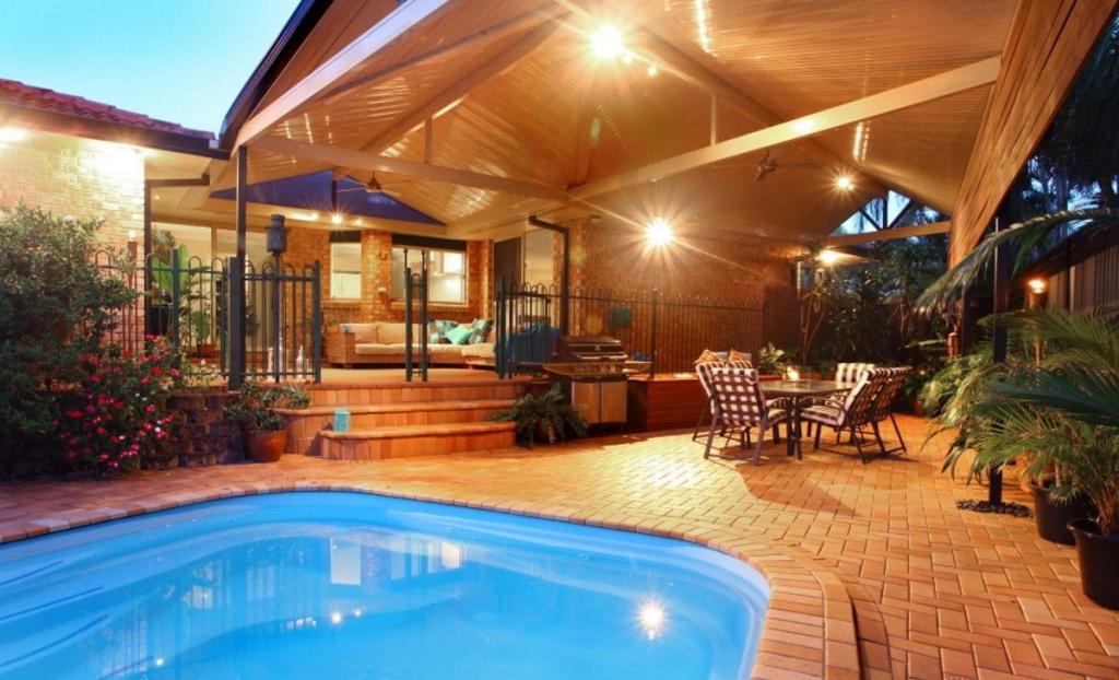 9 Lockhart Pl, Helensvale, QLD 4212