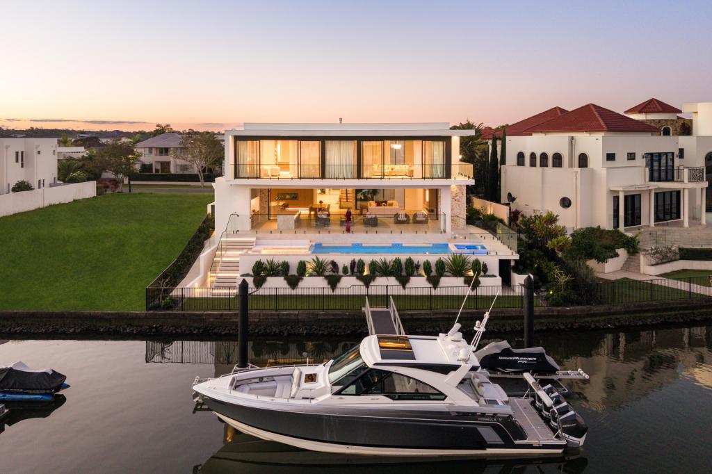 2629 Virginia Dr, Hope Island, QLD 4212