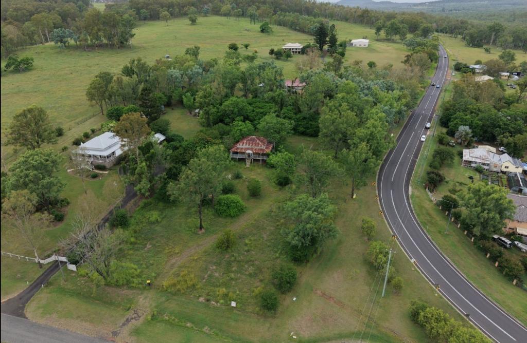 6 South St, Esk, QLD 4312