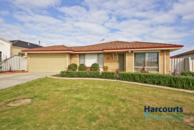 11 Bacich Mews, Lake Coogee, WA 6166