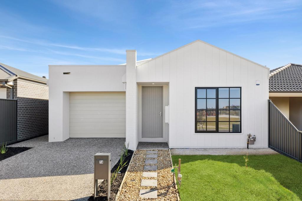 7A RUSTIC ST, LARA, VIC 3212