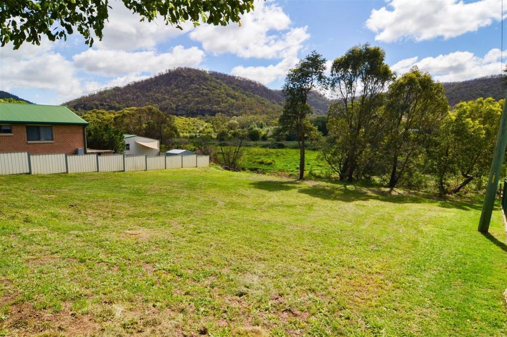 16 Chivers Cl, Lithgow, NSW 2790