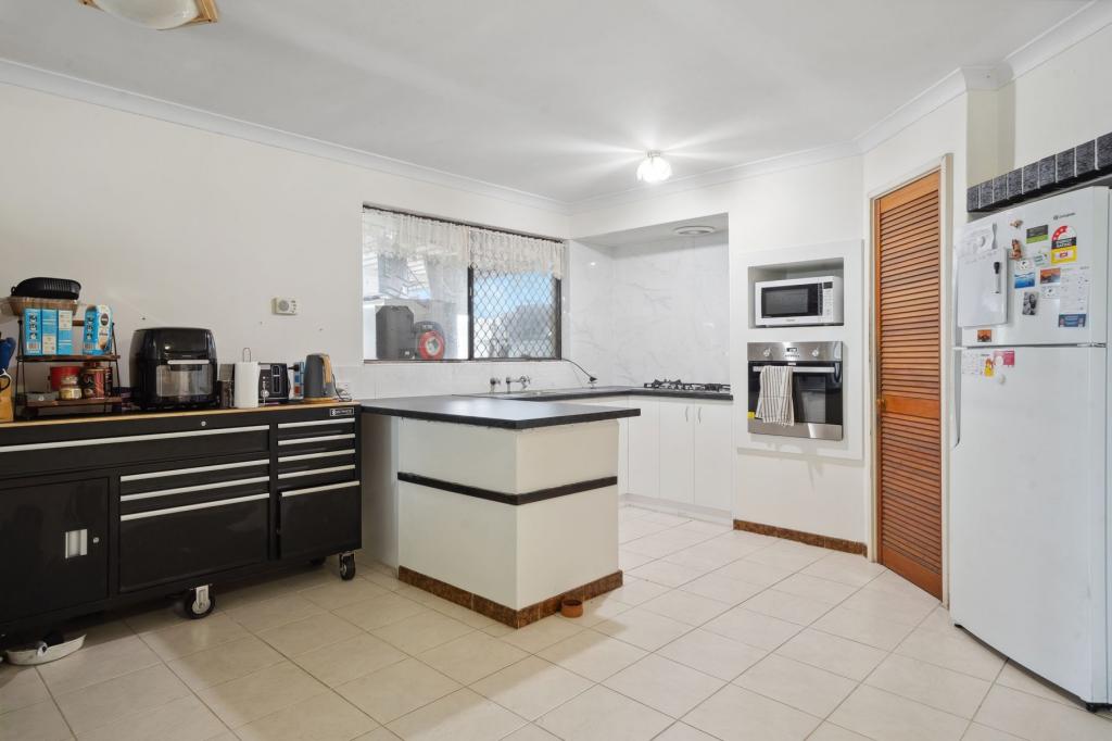 11 WALKER PL, GOSNELLS, WA 6110