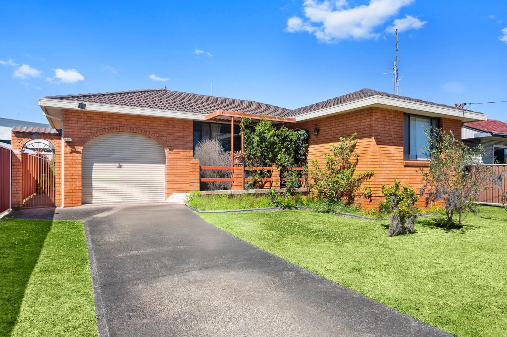 13 Madden St, Oak Flats, NSW 2529