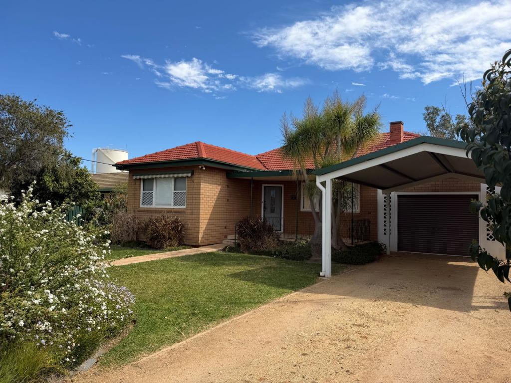 160 Third Ave, Narromine, NSW 2821