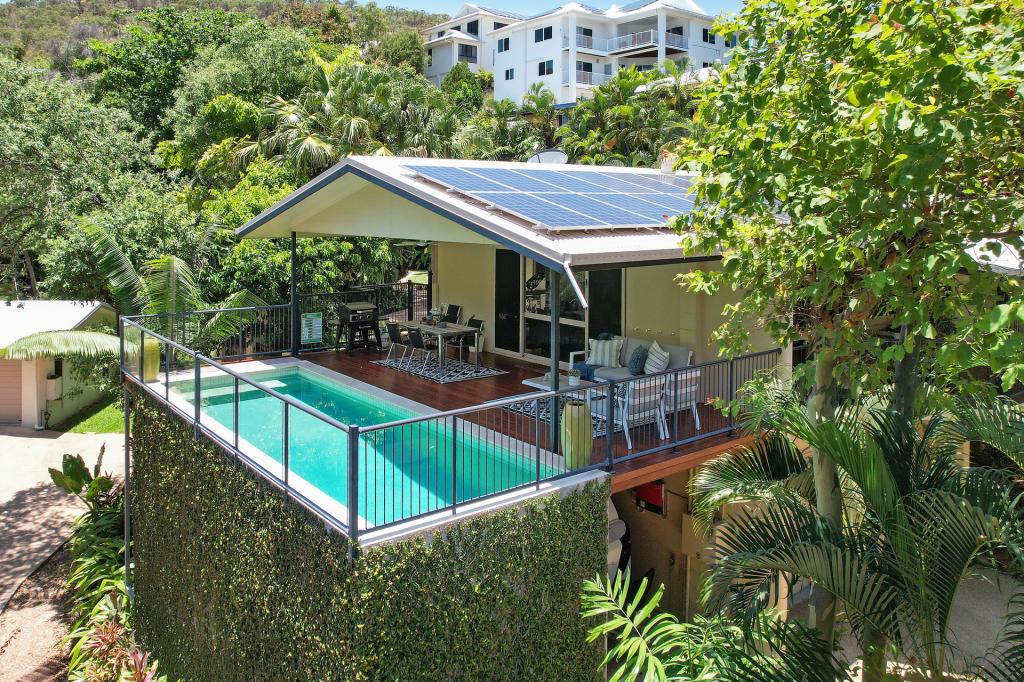 12 WOODLANDS CT, CASTLE HILL, QLD 4810