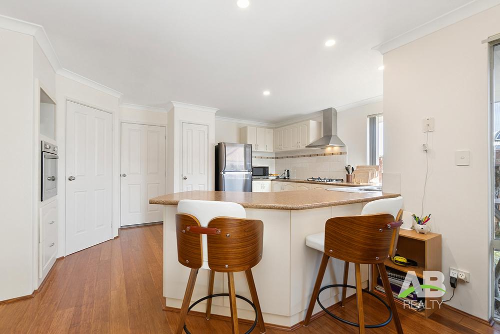 8 Salmond Turn, Wanneroo, WA 6065