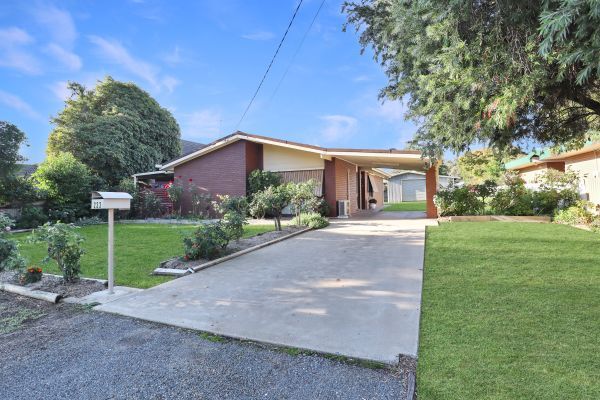 233 Burchfield Ave, Deniliquin, NSW 2710