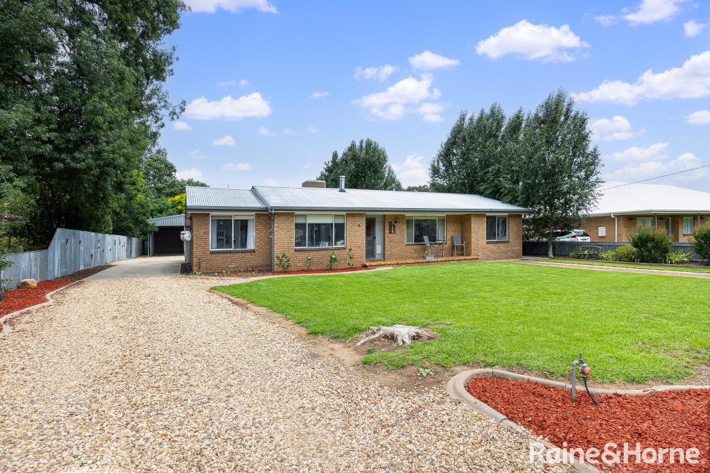 14 TYWONG ST, LADYSMITH, NSW 2652