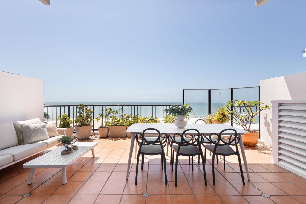 25/94-98 Prince Edward Pde, Redcliffe, QLD 4020