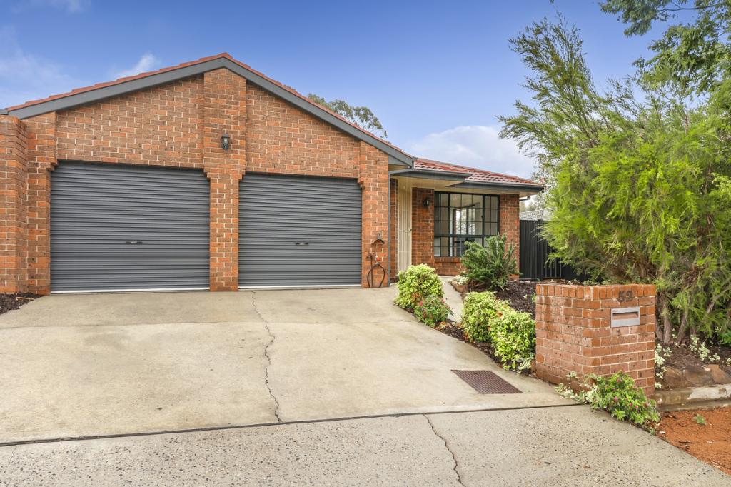 32 Charlton Cres, Gordon, ACT 2906
