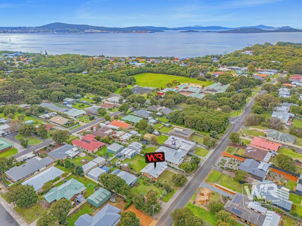 7 Gordon St, Little Grove, WA 6330