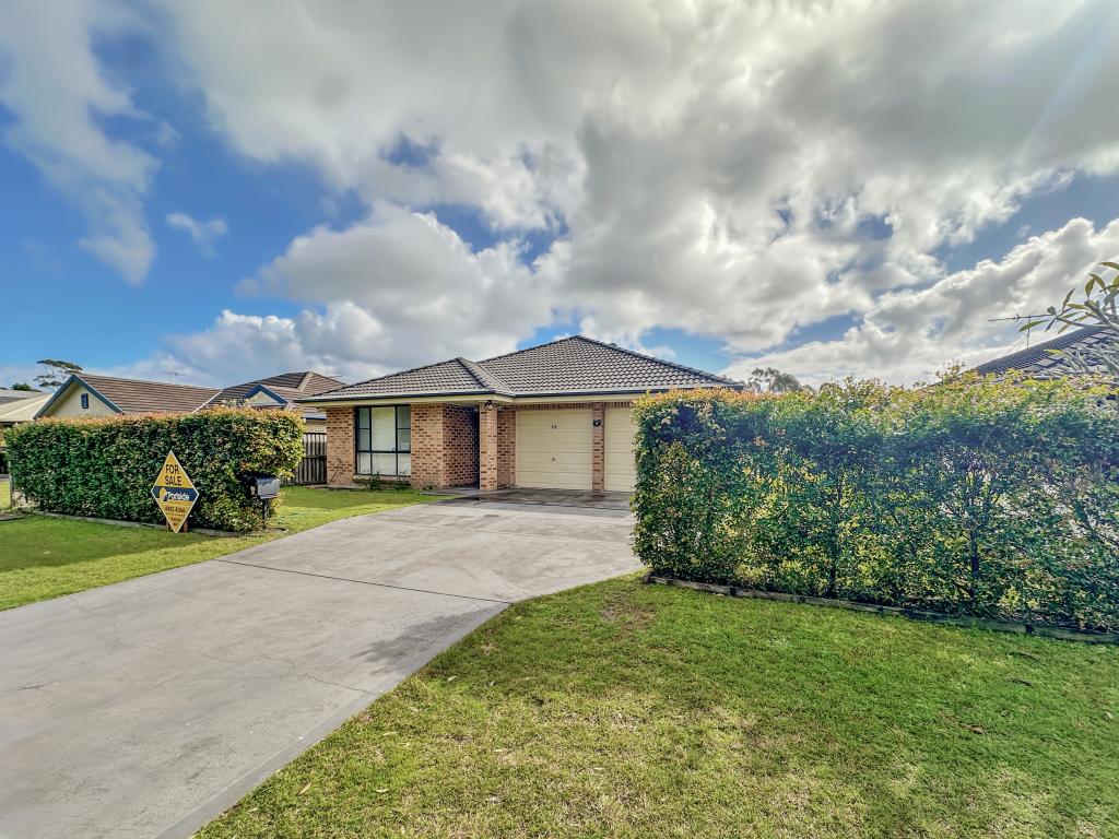 17 Broughton Cct, Tanilba Bay, NSW 2319
