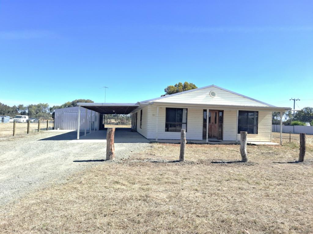 13 Railway Pl, Gunbower, VIC 3566