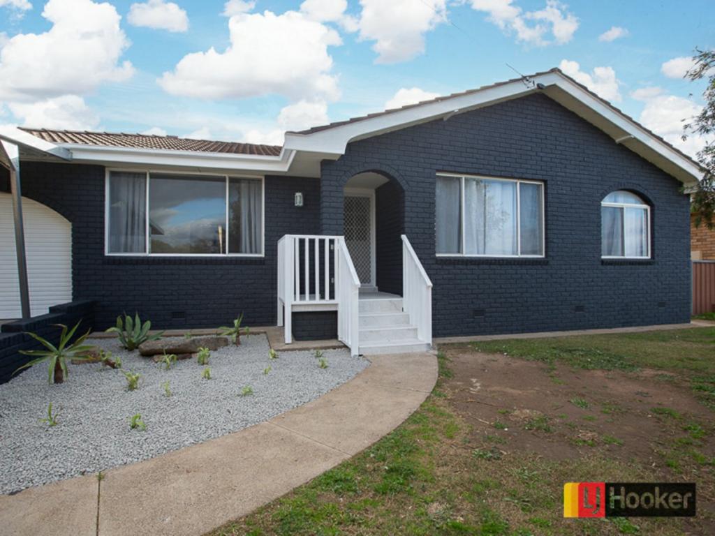 12 Edinburgh St, West Tamworth, NSW 2340