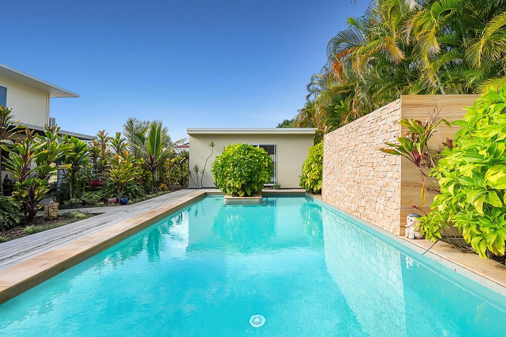 8 Desmond Dr, Toogoom, QLD 4655