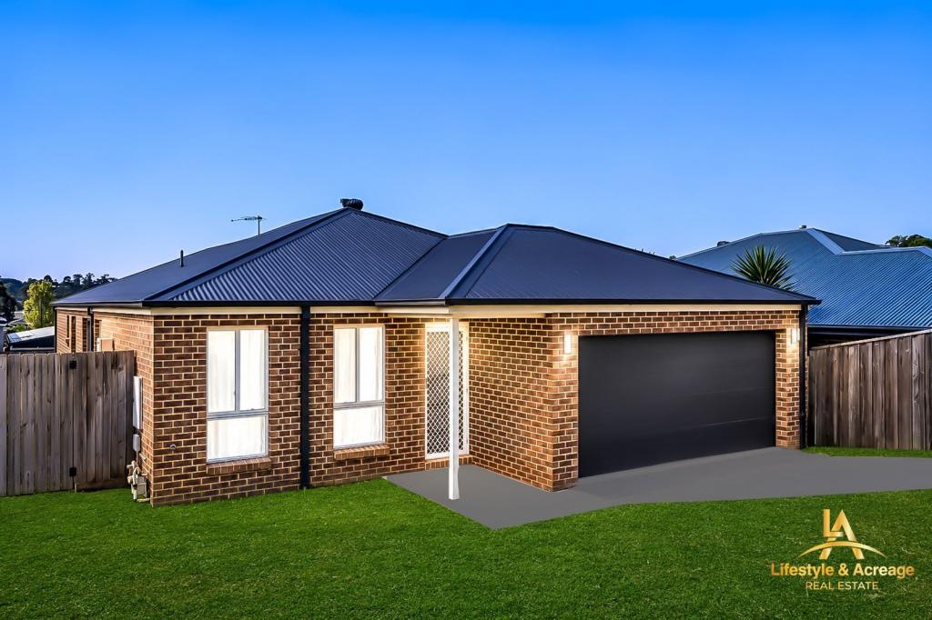 11 Chaucer Way, Drouin, VIC 3818