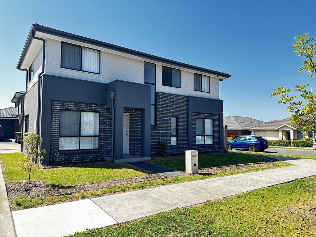 2 POTTS ST, ORAN PARK, NSW 2570