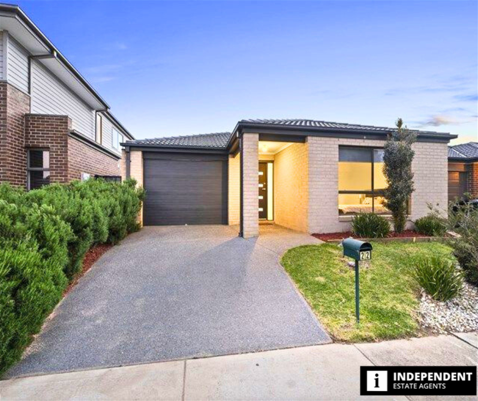 22 Fleuve Rise, Clyde North, VIC 3978