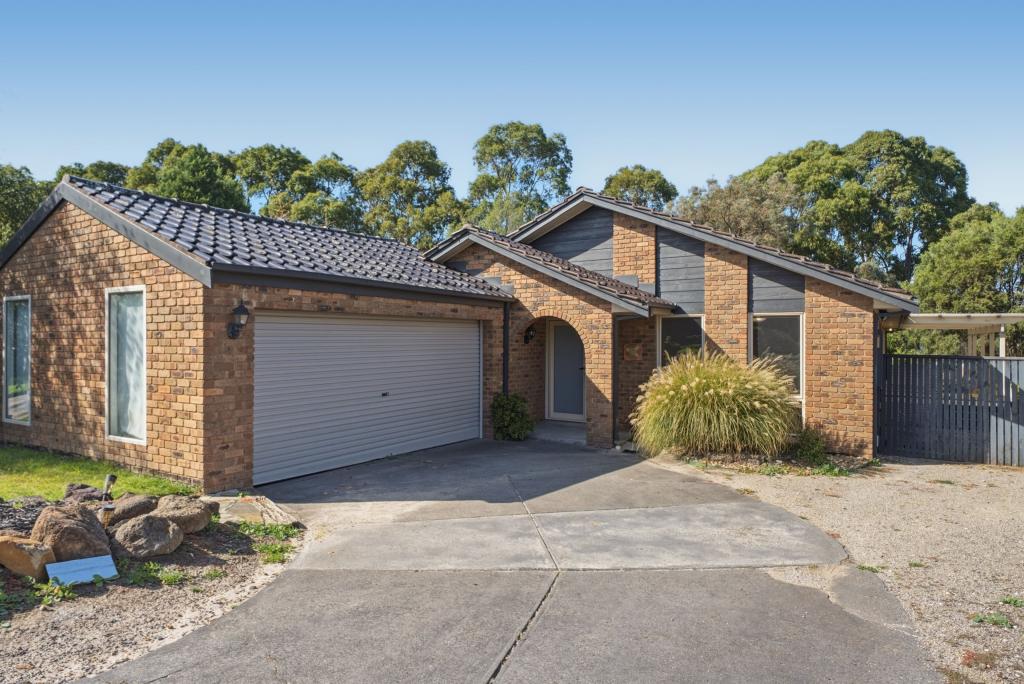 4 Amersham Dr, Wantirna, VIC 3152
