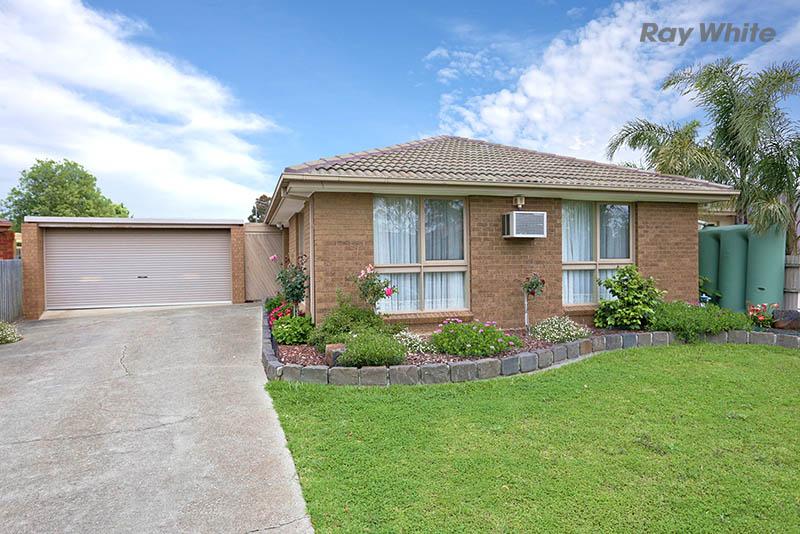 9 Kialoa Ct, Taylors Lakes, VIC 3038