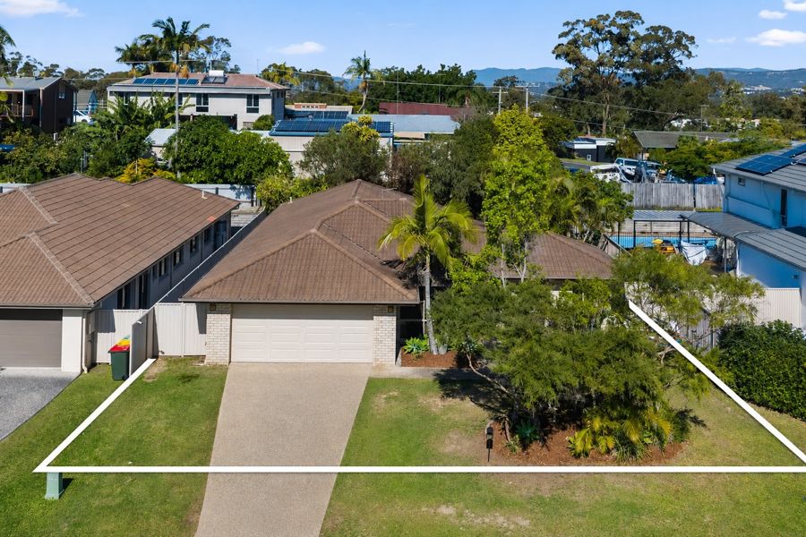 12 STRINGYBARK DR, MOLENDINAR, QLD 4214