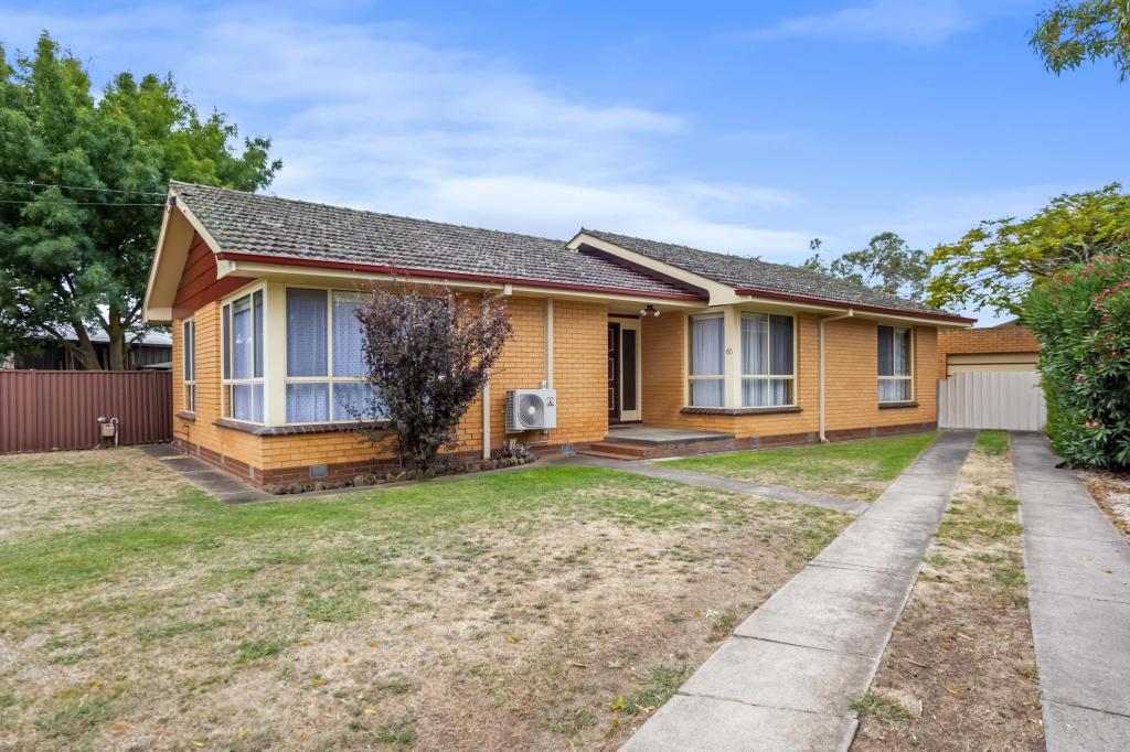 60 Lake St, Wendouree, VIC 3355