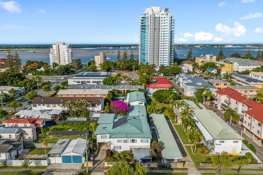37 Ahern St, Labrador, QLD 4215