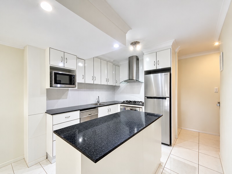 2/173 North St, Rockville, QLD 4350