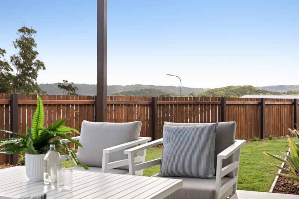 2/11 NORTHVIEW PL, WOOMBYE, QLD 4559