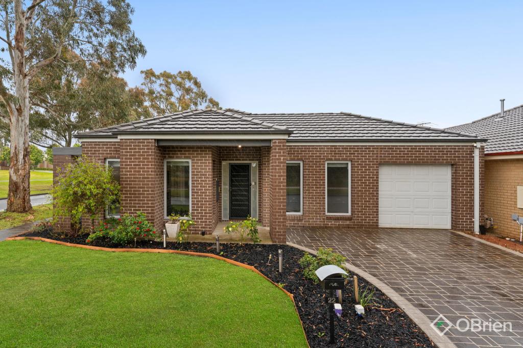 22 LAGOON ROW, OFFICER, VIC 3809