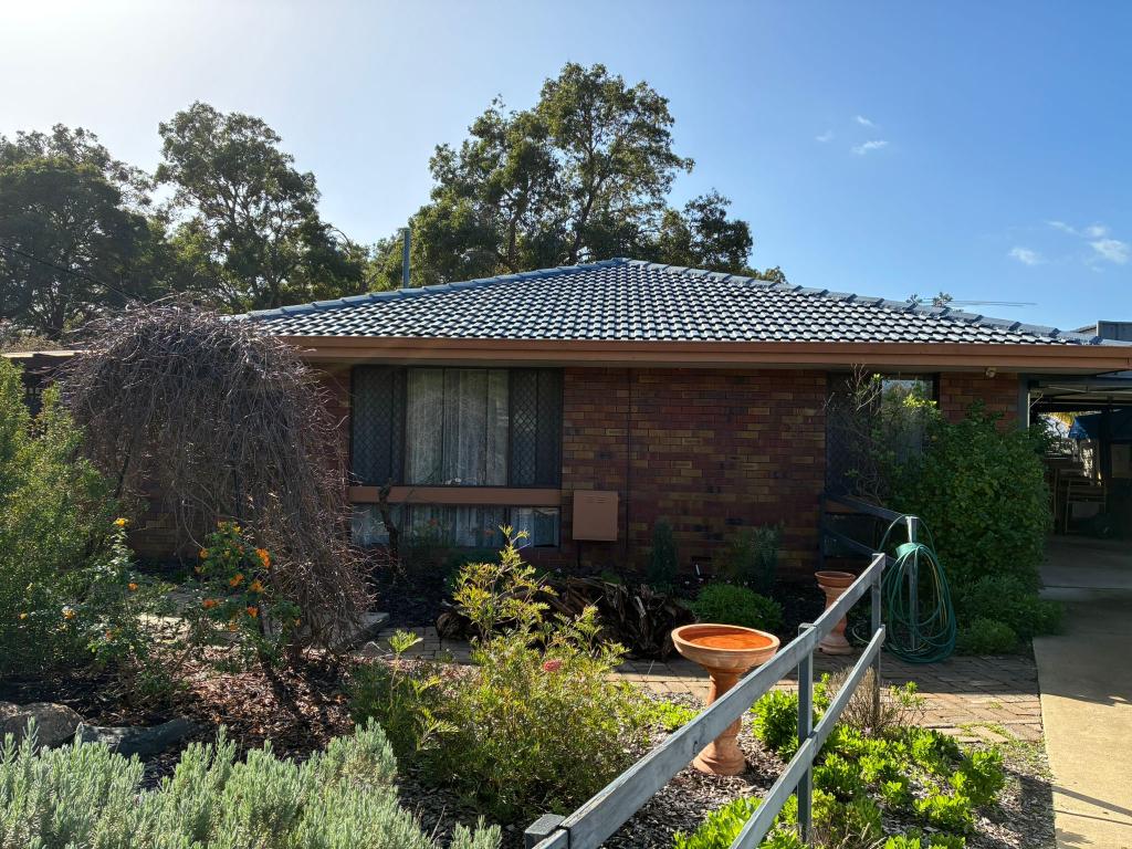 13 Mimosa Ct, Kelmscott, WA 6111